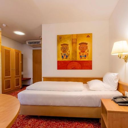Allvitalis Traumhotel Карлсруе Екстер'єр фото