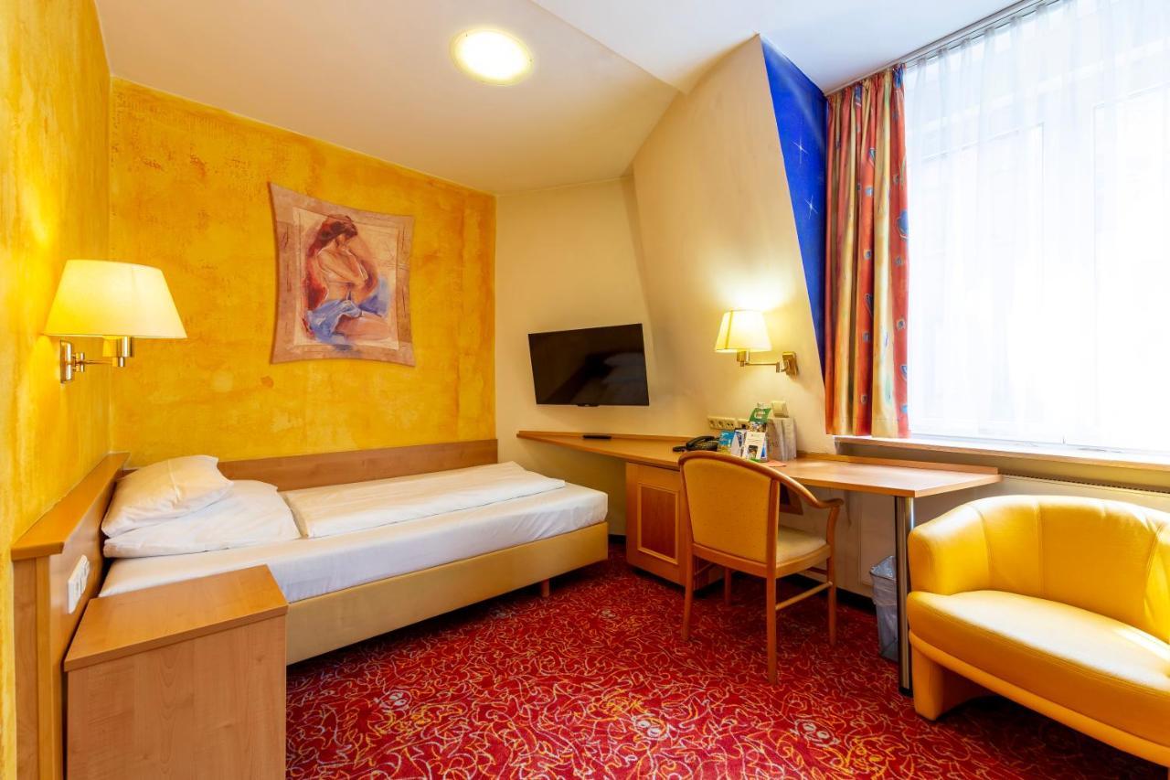 Allvitalis Traumhotel Карлсруе Екстер'єр фото