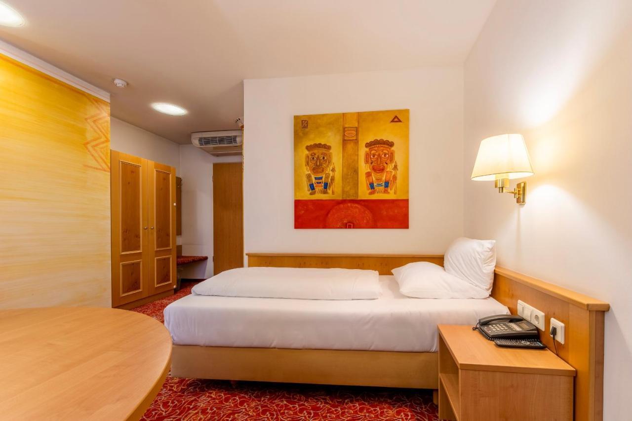 Allvitalis Traumhotel Карлсруе Екстер'єр фото