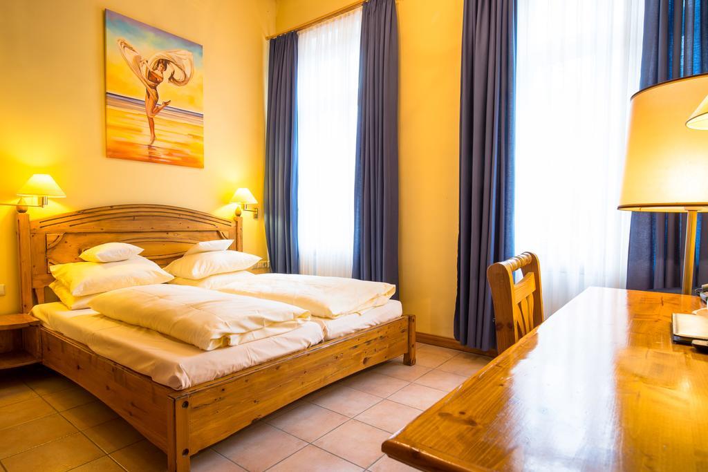 Allvitalis Traumhotel Карлсруе Екстер'єр фото